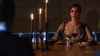 Красивые шлюхи в этой ХХХ сцене