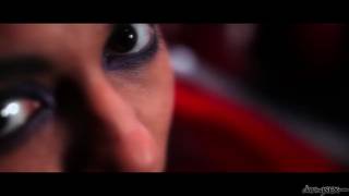 Mей Бейли, чувственная миньетчица