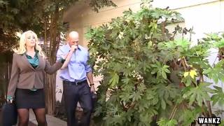 Алура Дженсон сексуальная мамаша