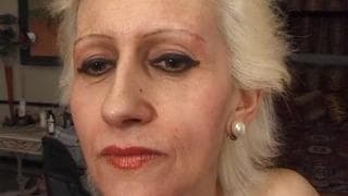 Бабушка наслаждается хорошей групповухой Бабушка наслаждается хорошей групповухой