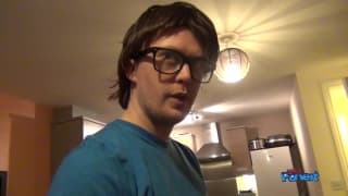 Sara Knight сосет пока он не кончит! Sara Knight сосет пока он не кончит!
