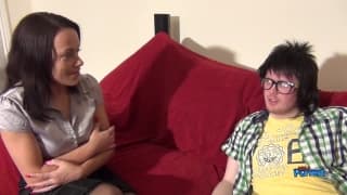 Бентли Доусон сосёт член этого кретина