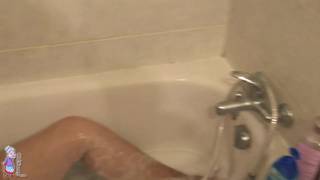 Гермине- роговая старуха в ванне