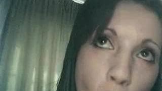 Любительница брюнетка радуется сама