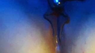 Она кончает для нас перед камерой