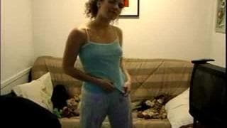 Вот стриптиз перед веб-камерой