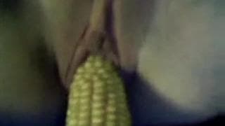 Шлюшка перед своей веб камерой