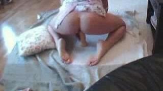 Эта девушка имеет много удовольствия