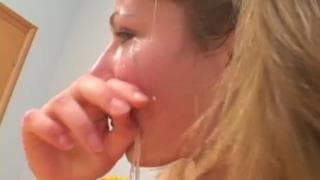 Она хочет сперму на своем лице