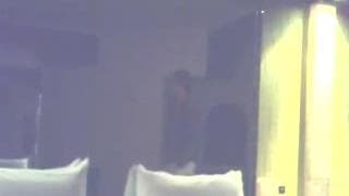 Парень винтит его подруге на камеру