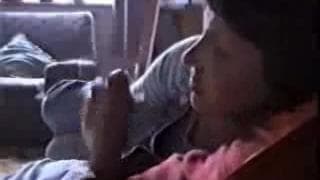 Брюнетка сосет хуй в отпуске