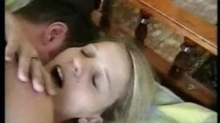 С множеством страстных поцелуев и ласк