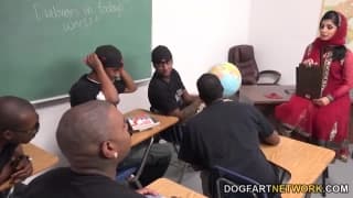 Надия Али - озорная шлюха, которая хочет член