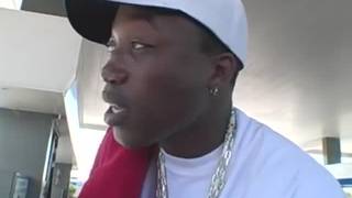 Межрасовое порно на новом диване