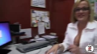 Саманта Сайнс сексуальная секретарша