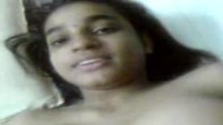 Трахать ее и записывать в то же время