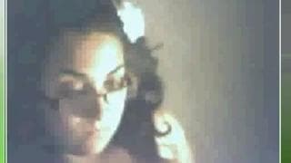 Грудастая брюнетка снимается на веб-камеру!