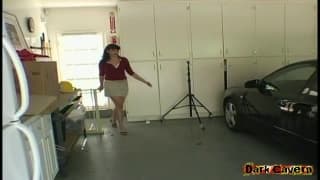 Она наслаждается межрасовой еблей