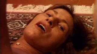 Два члена, которые трахают эту рыжую шлюху