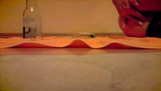 Она учит нас, как мастурбировать правильно