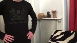 Она любит трахать парней в масках