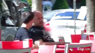 Лили ебётся в гостинице ис молодым парнем