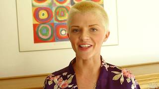 Привлекательная женщина любит оральный секс