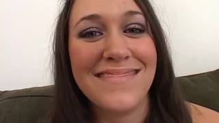 Стефани обожает использовать секс-игрушки