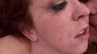 Эта рыжая хочет испытать все удовольствия