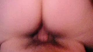 Она сидит своей киской на нем сверху