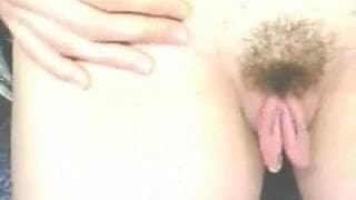 У нее огроменные половые губы, чтобы показать