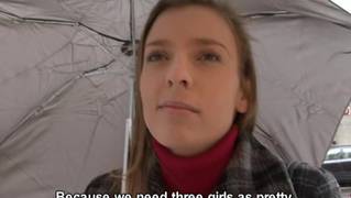 Молодая чешская девушка наслаждается сексом Молодая чешская девушка наслаждается сексом
