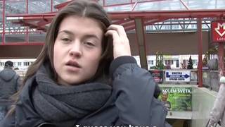 Молодая чешская брюнетка очень хочет члена Молодая чешская брюнетка очень хочет члена