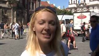 Эта блондинка ебётся и сосёт на свежем воздухе Эта блондинка ебётся и сосёт на свежем воздухе