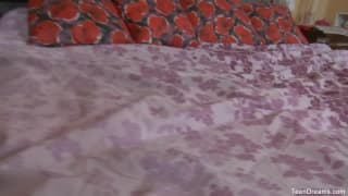 Блондинка получает член в свою сладкую попку Блондинка получает член в свою сладкую попку