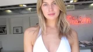 Энни Макгинти - обнаженные видео мастурбации