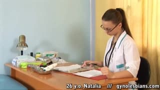 Две лесби трахаются с игрушками, вместе Две лесби трахаются с игрушками, вместе
