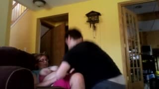 Крутая пара, трахающаяся перед камерой