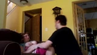 Эта женщина любит молодых неопытных парней