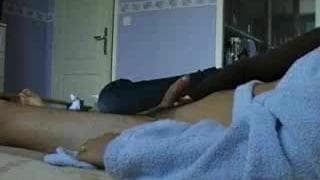 Он трахает, не снимая трусики сегодня