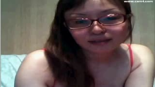 Она хочет произвести на нас впечатление