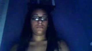 Эта пронзительная птичка любит себя ласкать