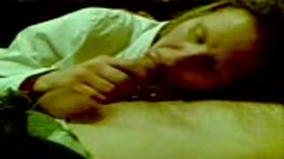 Она любит высасывать своего мужчину на камеру