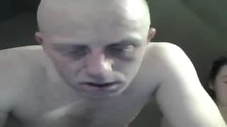 Он любит, когда она нападает на него