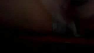 Молодая девушка трахает себя секс-игрушкой