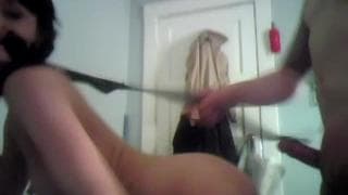 Молодая сука жёстко трахается и радуется