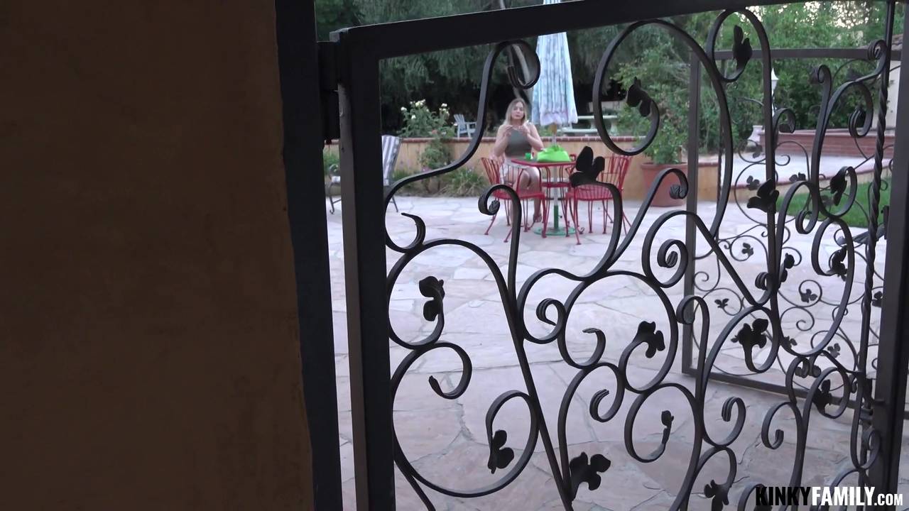 Подтвердите свой возраст