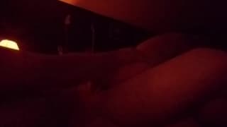 Он изменяет своей подруге с сестрой-близняшкой