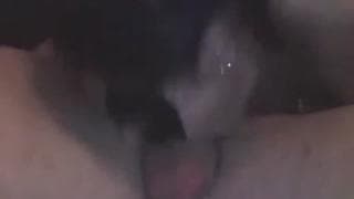 Она глубоко сосущая шлюха, которая любит это