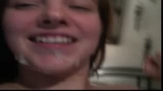 Лицо этой брюнетки покрывается липкой спермой